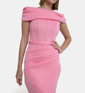 فستان ساتان مكشوف الأكتاف نيوبرين بشكل فراشة