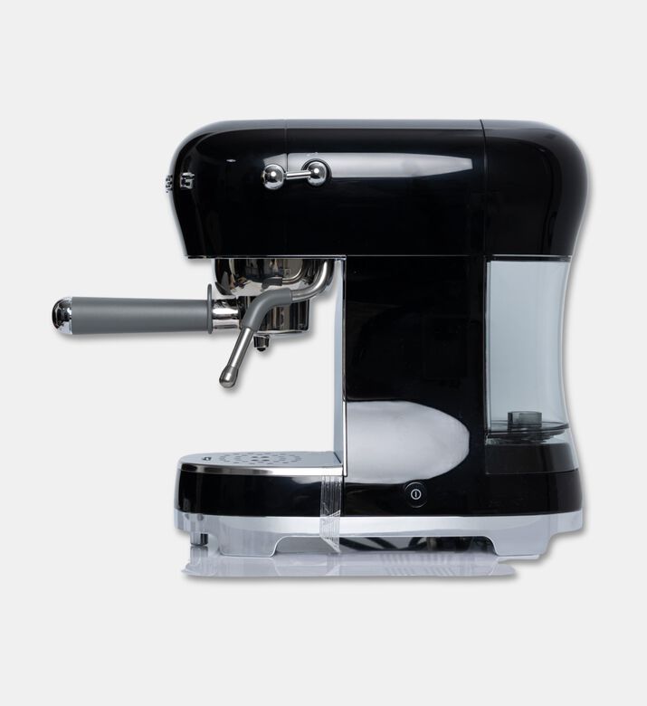 Smeg Pump Espresso Coffee Machine, Packshot View