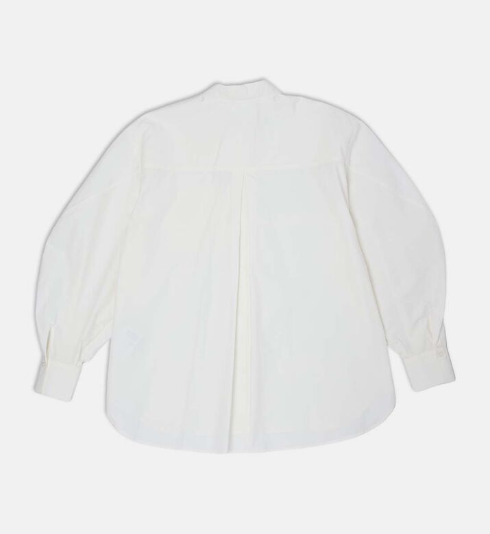 قميص بأكمام طويلة منفوخة بقصة عادية