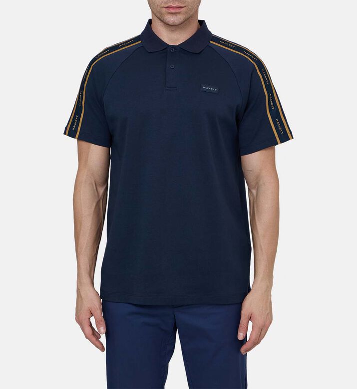 قميص بولو كلاسيكي بشعار مطرز