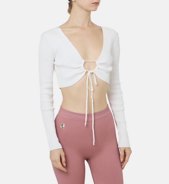 بلوزة محبوكة بتصميم بفتحة