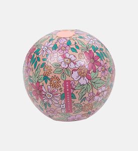 كرة شاطئ بأزهار متفتحة