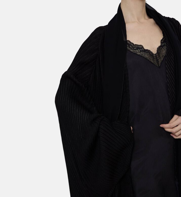 BANOU Two-tone Pleated Abaya, Model View