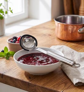 Rosle Round Handle Sauce Ladle, Model View