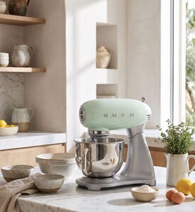 Smeg 50s Style Planetarium Stand Mixer, Packshot View