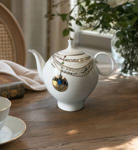 Imperial Golden Locket Small Apple Teapot, Model View