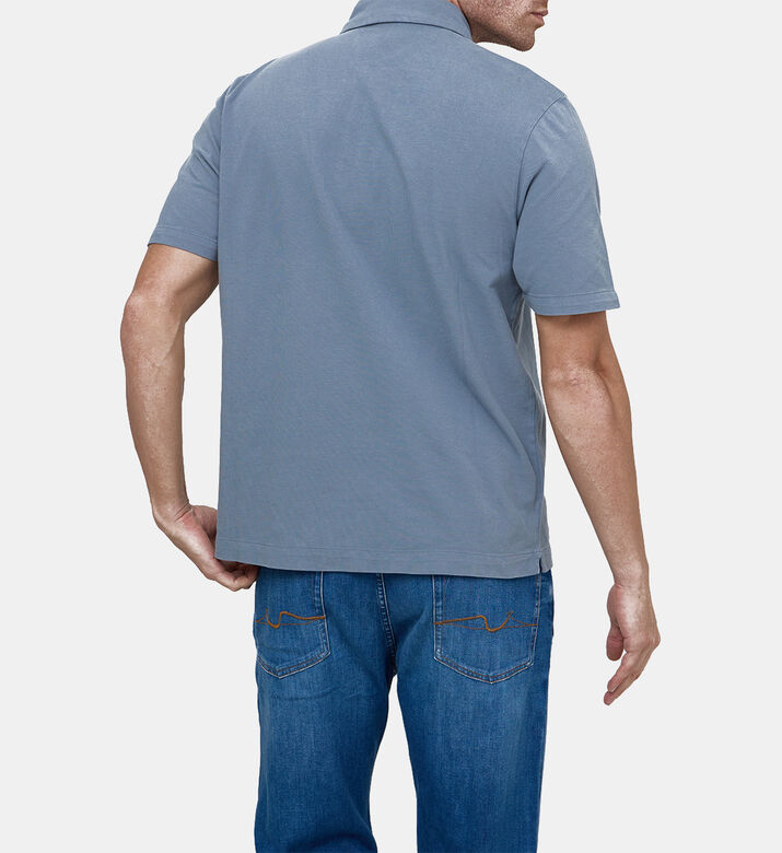 قميص بولو بأكمام قصيرة