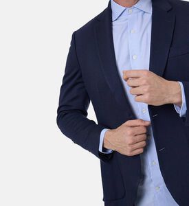 بليزر بأكمام طويلة بتصميم مناسب