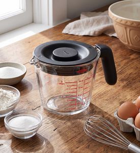 Oxo Good Grips 2-cup Glass Measuring Jug, Packshot View