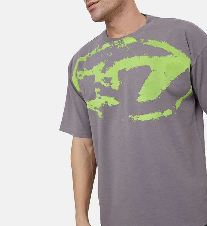 تيشيرت تي-بوكست-إن14 بلوغو بتصميم ممزق