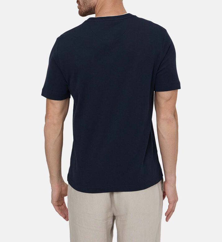 تيشيرت بياقة مستديرة بقصة عادية