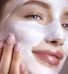 كريم تنظيف رغوي للتفتيح