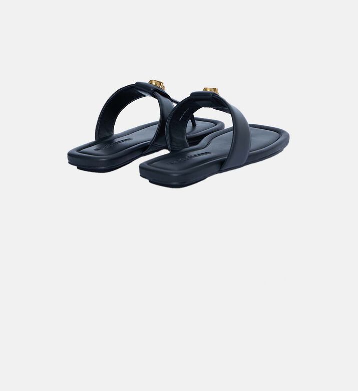 صندل بحزامين بشكل حرف تي جلد