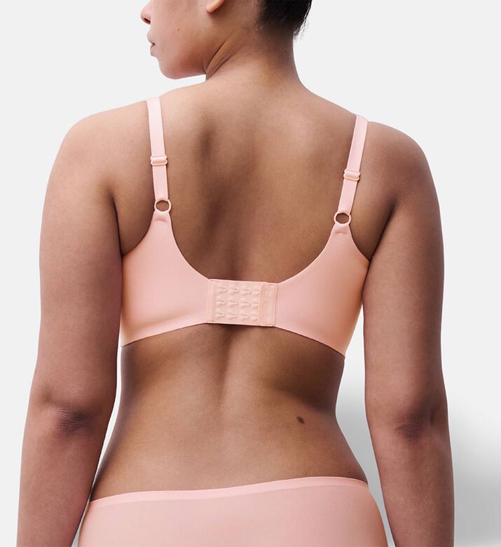 Chantelle Bra, Model View