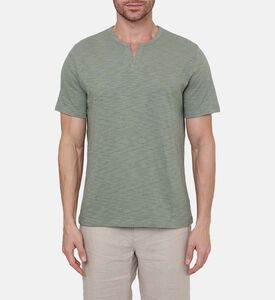 تيشيرت غير رسمي بياقة بشكل في