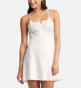 طقم قميص نوم مزين بدانتيل