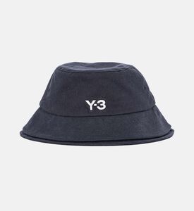 قبعة باكيت بطبعة خطوط