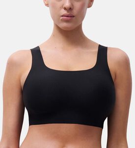Chantelle Bra, Black, L, Model View
