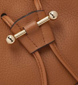 حقيبة دلو جلدية من لانا أوزيت