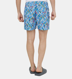 شورت سباحة بطبعة أحرف العلامة