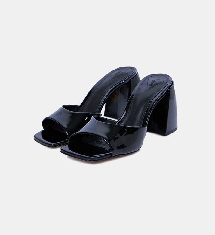 صندل مفتوح من الخلف بكعب منحوت