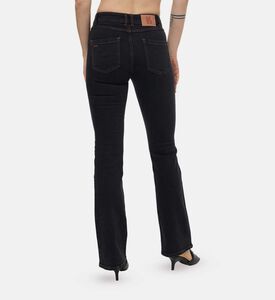 بنطال جينز واسع بخصر عالٍ وجيوب أمامية خارجية