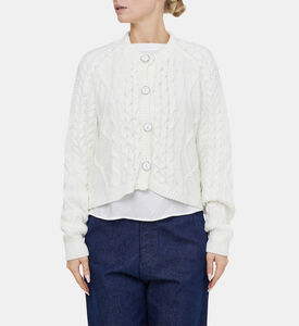 جاكيت صوف قصير بأزرار