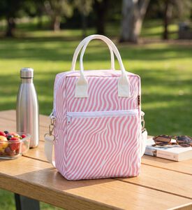 Estia Soft Ripple Insulated Lunch Bag, Model View