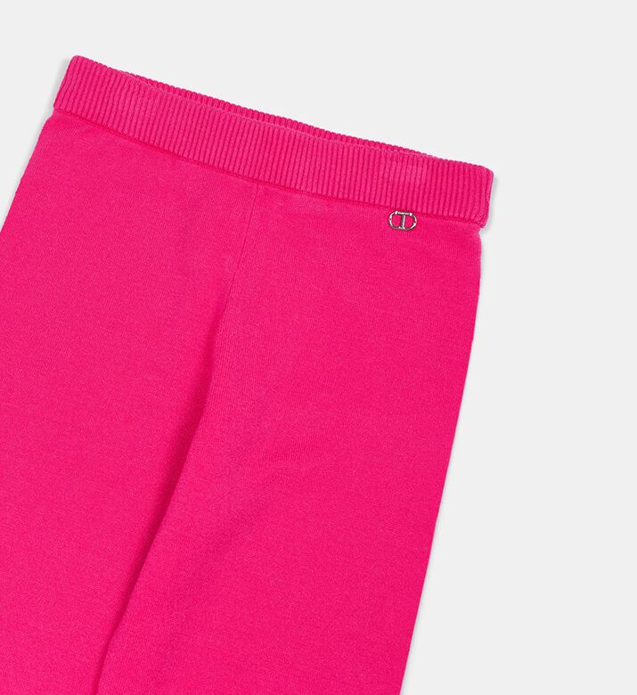 بنطال رياضي بخصر مطاطي يحمل شعار الماركة