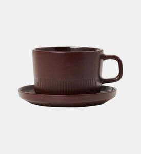 لحظات فنجان القهوة والصحن