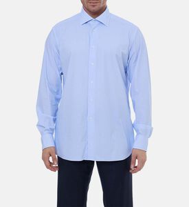 قميص بقصّة عادية بصف أزرار