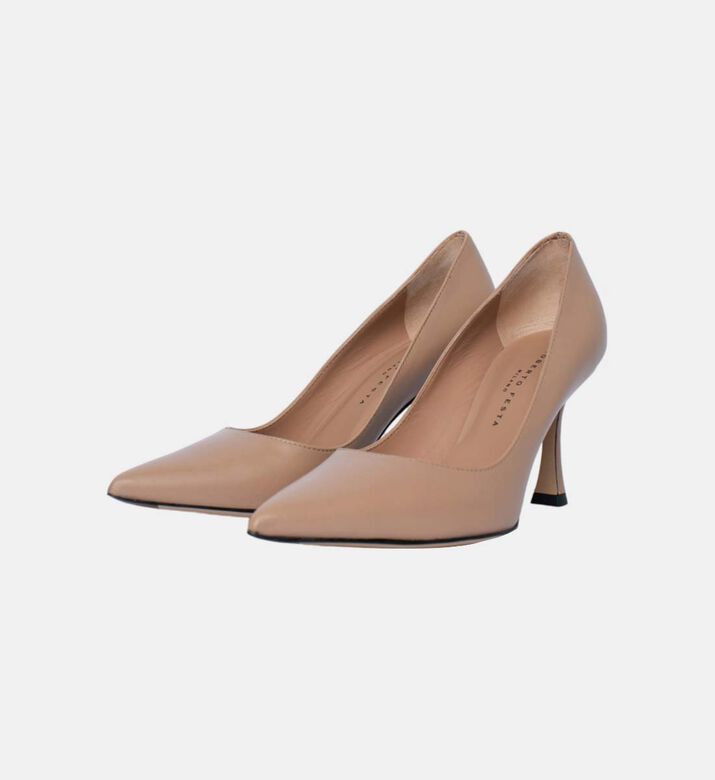 حذاء لوري بمقدمة مدببة