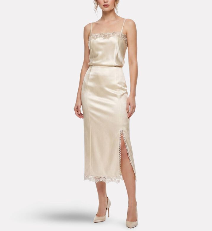 Savanna Skirt Applique, Model View