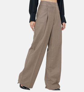 بنطال واسع الأرجل وخصر عالي