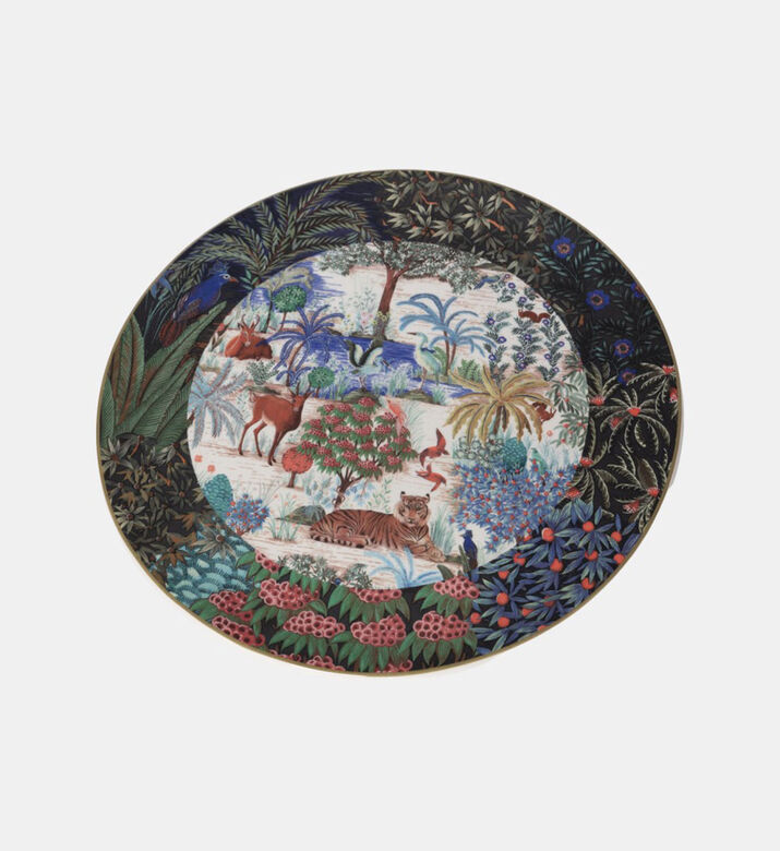 طبق كيك بطبعات الغابة