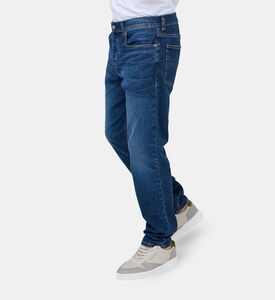 بنطال جينز بقصّة تضيق نحو الاسفل دي-فينيتيف