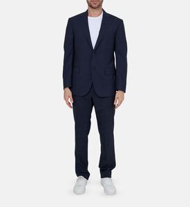 بدلة بلون أزرق داكن بجاكيت بصف أزرار واحد