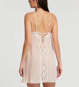 قميص شيفون مطوي بالأكورديون