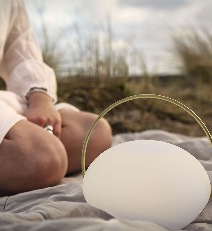 مصباح طاولة ألومنيوم لاسلكي من أوربت