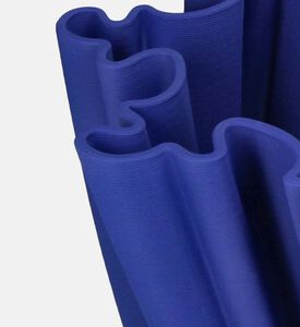 مزهرية زخرفية من البورسلين