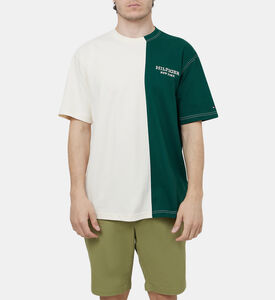 تيشيرت بأحرف العلامة مقسم لألوان