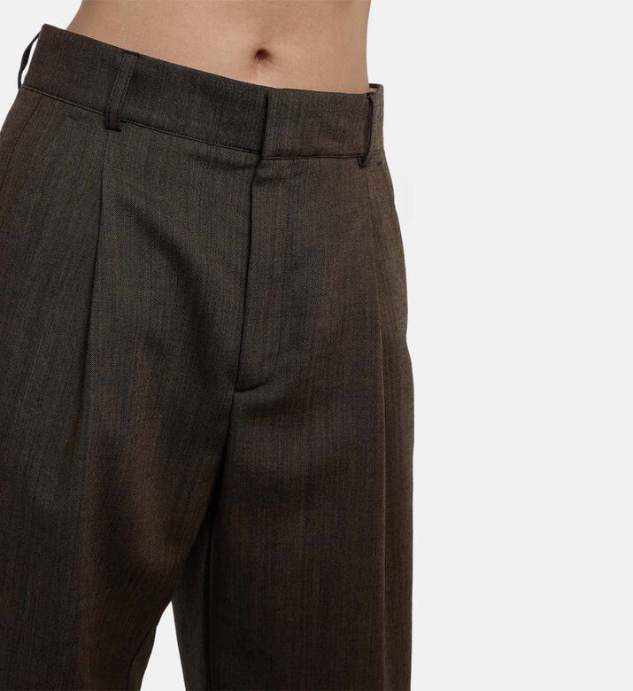 Soeur Pant Graham, Model View