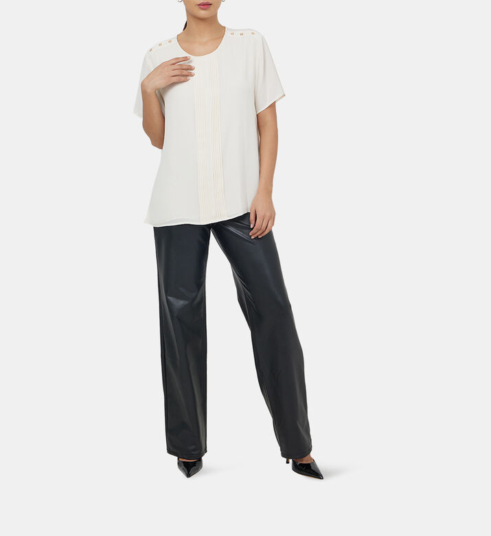 مطوي بأكمام قصيرة الأعلى