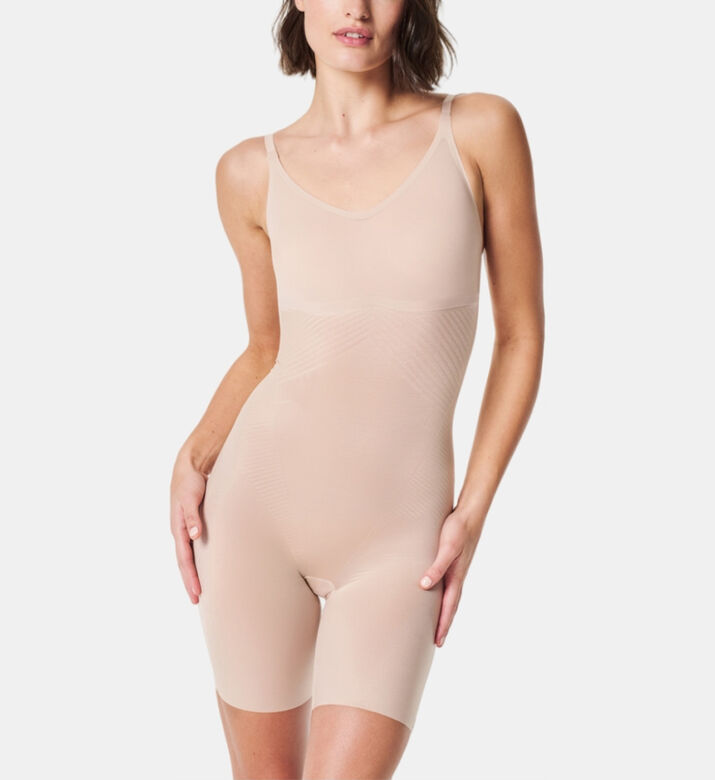 لباس داخليي غير مرئية محدد للجسم بطول لمنتصف الفخذ