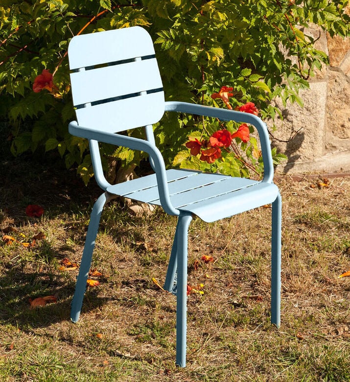 Alicante Aluminum Stackable Armchair Alicante Aluminum Stackable Armchair