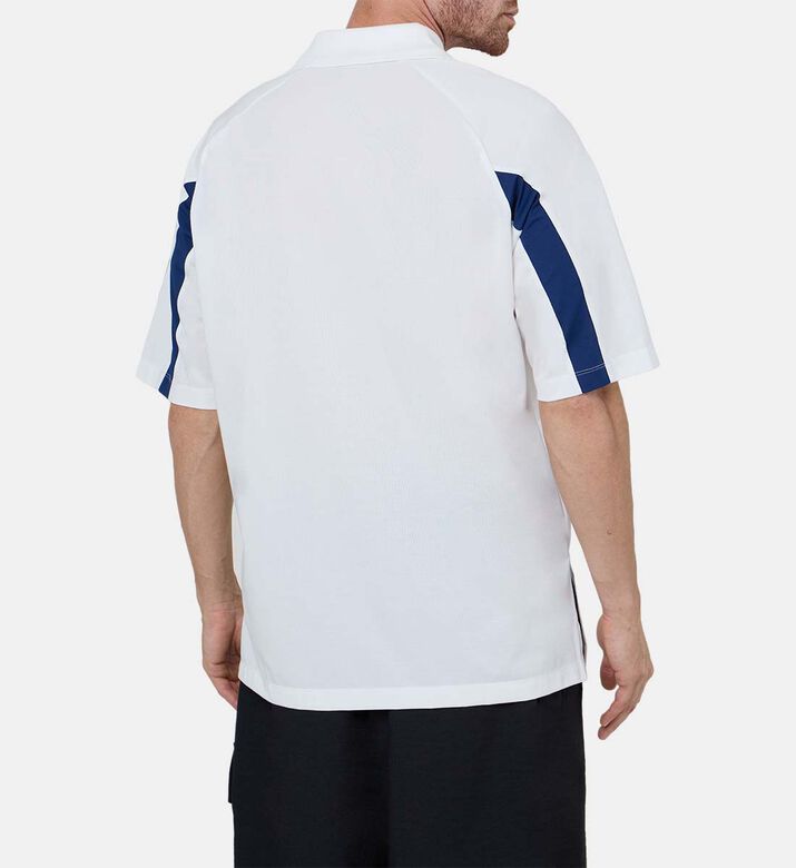 تيشيرت قصير الأكمام بتصميم مخطط