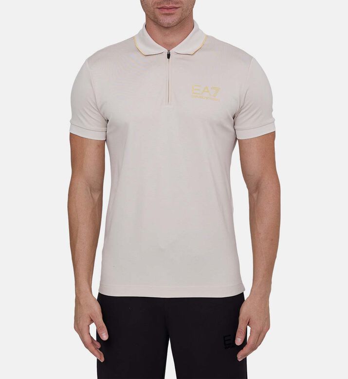 قميص بولو بتفاصيل متباينة