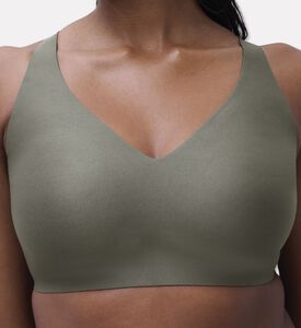 Chantelle Seamless V-neck Bra, Model View