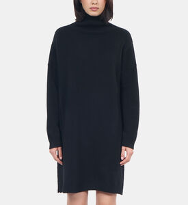 فستان قصير بياقة عالية