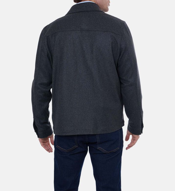 قميص فضفاض بصف أزرار